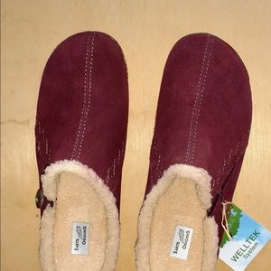 Earth Origins Suede Leather clogs